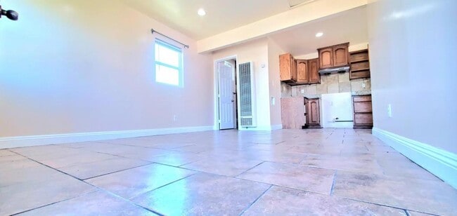 2125 Sastre Ave in South El Monte, CA - Building Photo - Building Photo