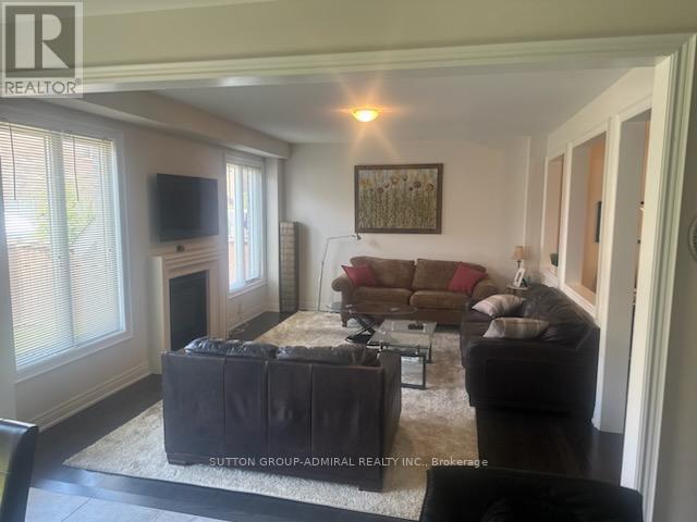 124 Fingland Cres in Hamilton, ON - Building Photo - Building Photo