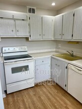 23 Colonial Club Dr in Boynton Beach, FL - Building Photo - Building Photo