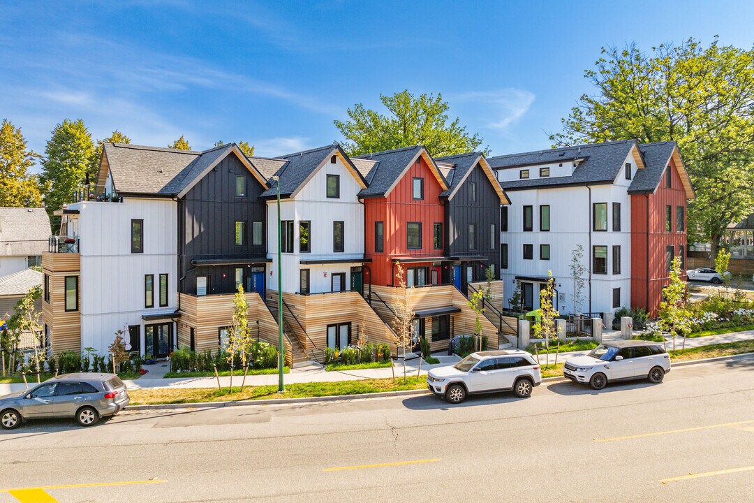 Kitsilano Diversion in Vancouver, BC - Building Photo
