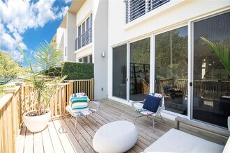 2465 NE 135th St in North Miami, FL - Building Photo - Building Photo