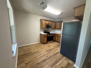 909 N El Paso Ave in Russellville, AR - Building Photo - Building Photo