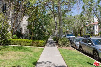 181 S Sycamore Ave in Los Angeles, CA - Building Photo - Building Photo