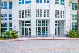 400 NE Beach Dr in St. Petersburg, FL - Building Photo - Building Photo