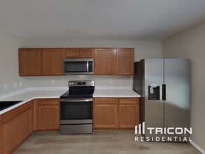 1437 Lauren Dr in Burleson, TX - Building Photo - Building Photo