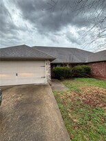 3107 SW Amberwood Ave in Bentonville, AR - Building Photo