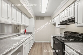 12955 Woodforest Blvd in Houston, TX - Building Photo - Building Photo