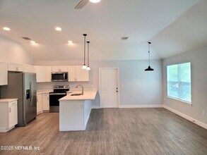 1978 Solomon St in Orange Park, FL - Building Photo - Building Photo