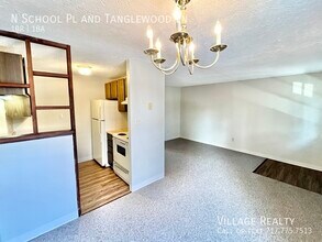 323 N School Pl in Dallastown, PA - Building Photo - Building Photo