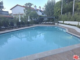 1654 Michael Ln in Los Angeles, CA - Building Photo
