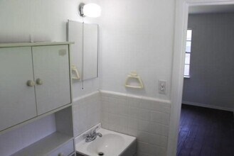 3905 Shawnee Trail in Lake Worth, TX - Foto de edificio - Building Photo