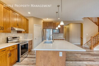 11 Everoak Bay SW in Calgary, AB - Building Photo - Building Photo