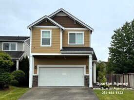 18302 114th Ave E in Puyallup, WA - Building Photo