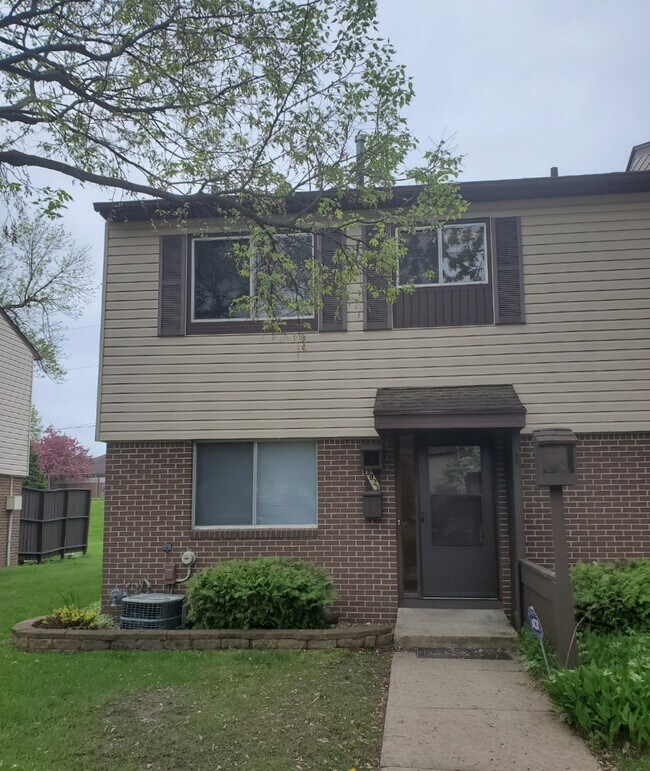 3923 18th Ave NW Rentals in Rochester, MN