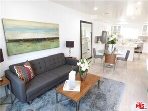 1136 Queen Anne Pl in Los Angeles, CA - Building Photo - Building Photo