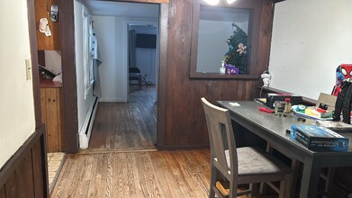 24 Mechanic St, Unit A in Warren, MA - Foto de edificio - Building Photo