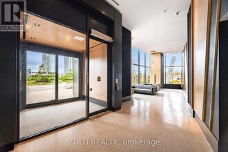 2920-2920 Hwy 7 in Vaughan, ON - Building Photo - Building Photo