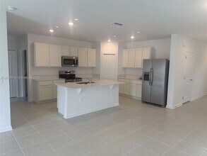 5423 Meadow Walk Dr in Davenport, FL - Building Photo - Building Photo