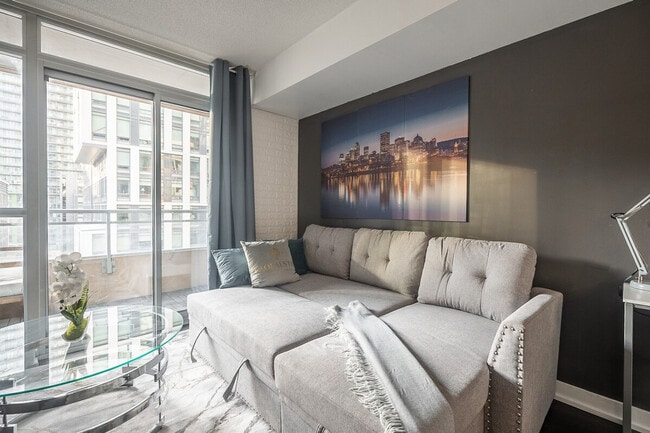 145 Fort York Blvd in Toronto, ON - Building Photo - Building Photo