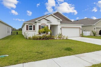 10621 SW Vasari Way in Port St. Lucie, FL - Building Photo - Building Photo