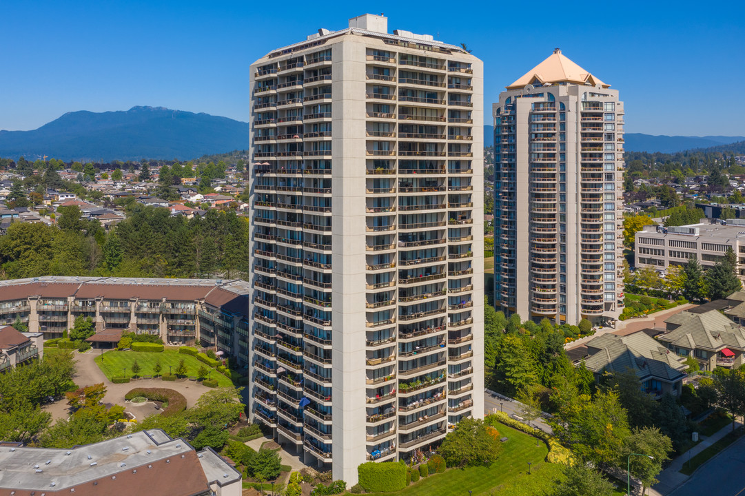 Brent Gardens in Burnaby, BC - Building Photo