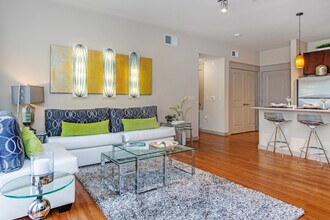 San Antigua in Houston, TX - Building Photo - Building Photo
