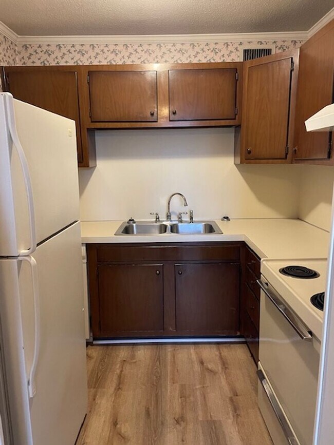 3820 Country Club Rd in Winston-Salem, NC - Building Photo - Building Photo