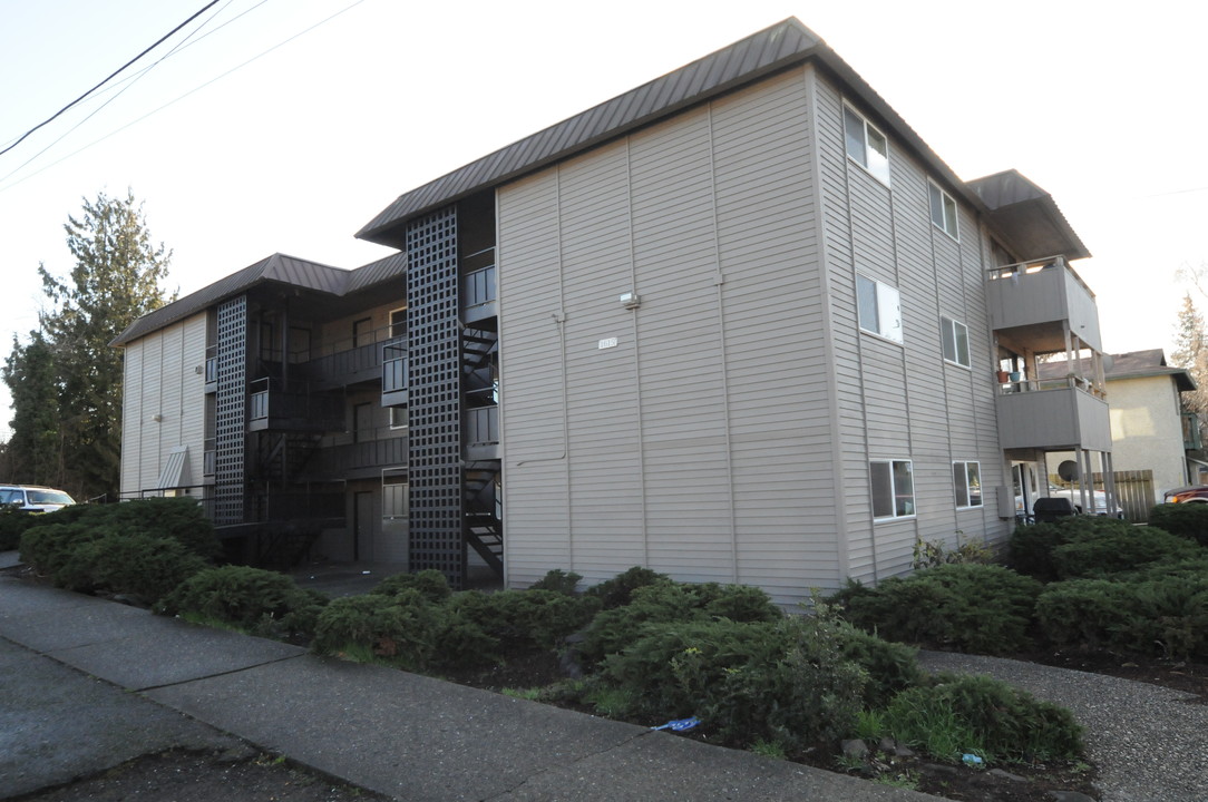 Leeward Apartments in Seattle, WA - Foto de edificio