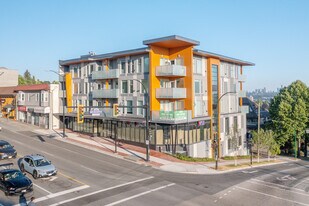 Collina in Burnaby, BC - Building Photo
