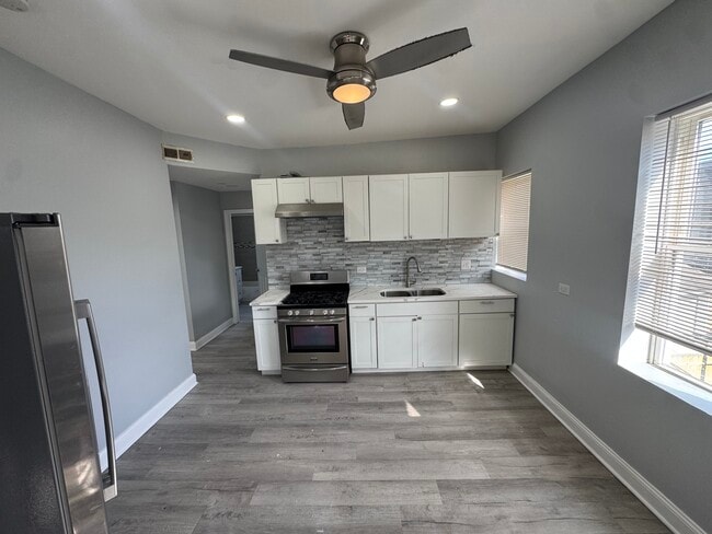 843 E Marquette Rd, Unit 1