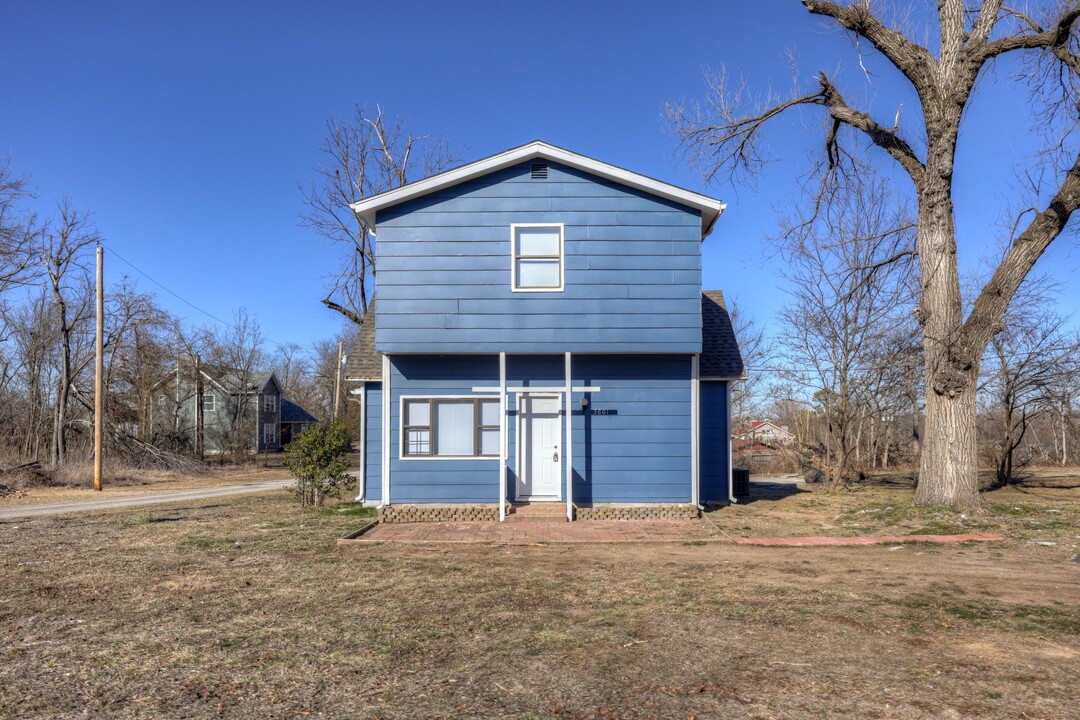 3801 Creswell Dr in Joplin, MO - Building Photo