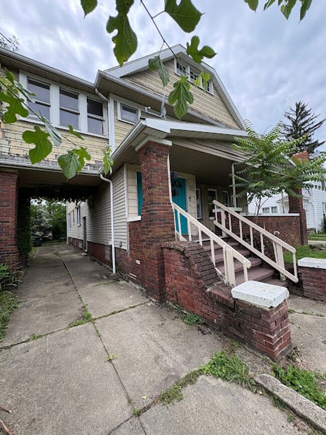 382 Madison Ave in Akron, OH - Building Photo - Building Photo