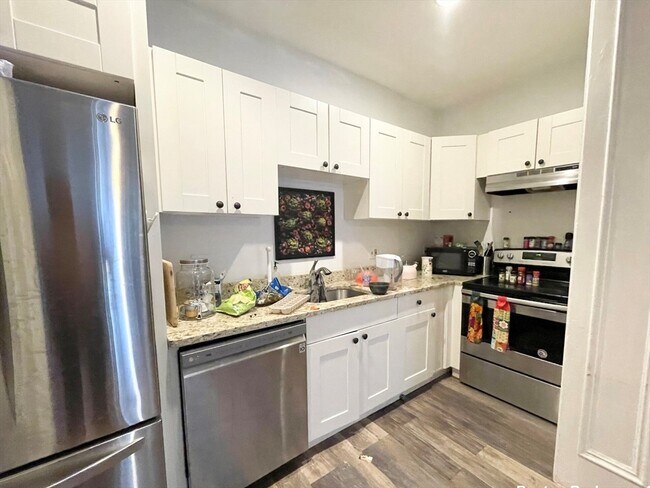 670 Massachusetts Ave in Boston, MA - Building Photo - Building Photo