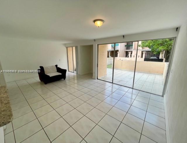 9173 Fontainebleau Blvd in Miami, FL - Building Photo - Building Photo