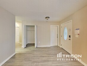 330 Malcolm Ave in Spring Hill, FL - Building Photo - Building Photo