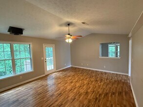 573 Elrod Ave in Jefferson, GA - Building Photo - Building Photo