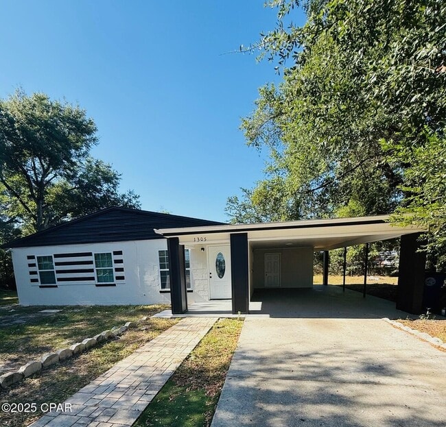 property at 1305 Flower Dr