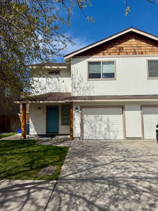 20086 Porter Pl in Bend, OR - Building Photo