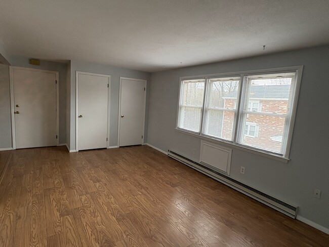 53 Hiltbrand Rd, Unit 3-10