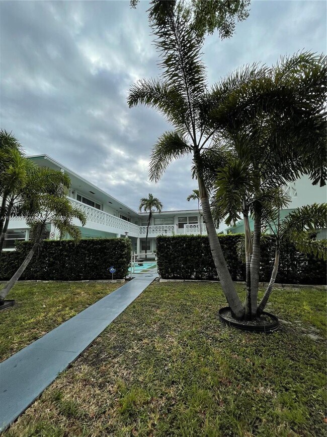 property at 1005 S 17th Ave