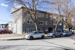 375 Garden Dr N in Vancouver, BC - Building Photo