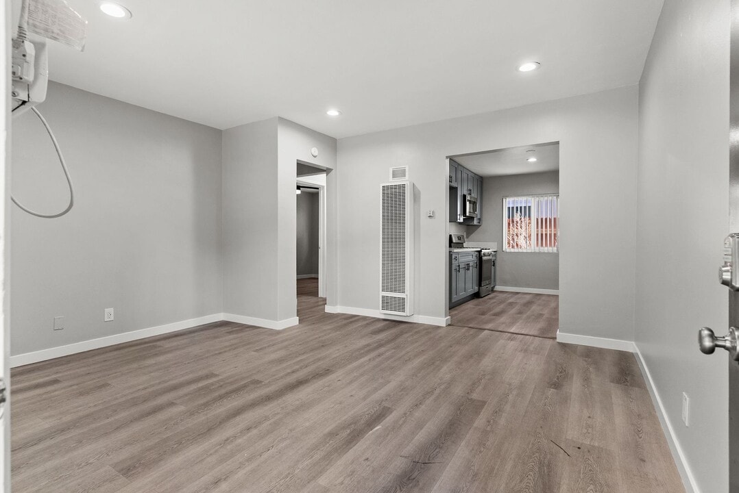 113 S Lillie Ave in Fullerton, CA - Building Photo