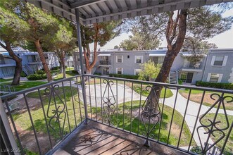 3823 S Maryland Pkwy in Las Vegas, NV - Building Photo - Building Photo