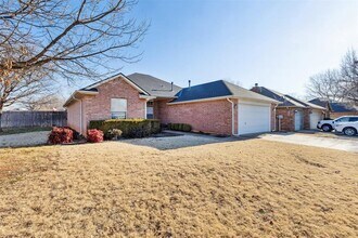 824 Hunter Pl in Edmond, OK - Building Photo - Building Photo