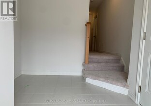 2023 Cameron Lott Cres in Oshawa, ON - Building Photo - Building Photo