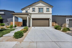 9731 Pelican Pointe Dr in Reno, NV - Building Photo