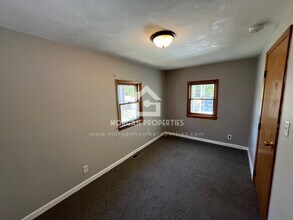 330 W 6th St in Anderson, IN - Building Photo - Building Photo