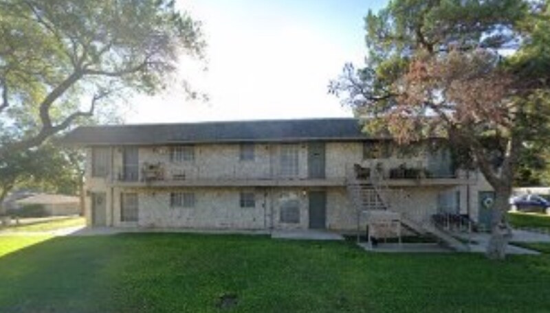 1232 E Live Oak Rd in Schertz, TX - Foto de edificio