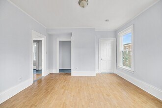 10 Sycamore St in Worcester, MA - Building Photo - Building Photo