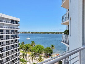 1551 N Flagler Dr in West Palm Beach, FL - Building Photo